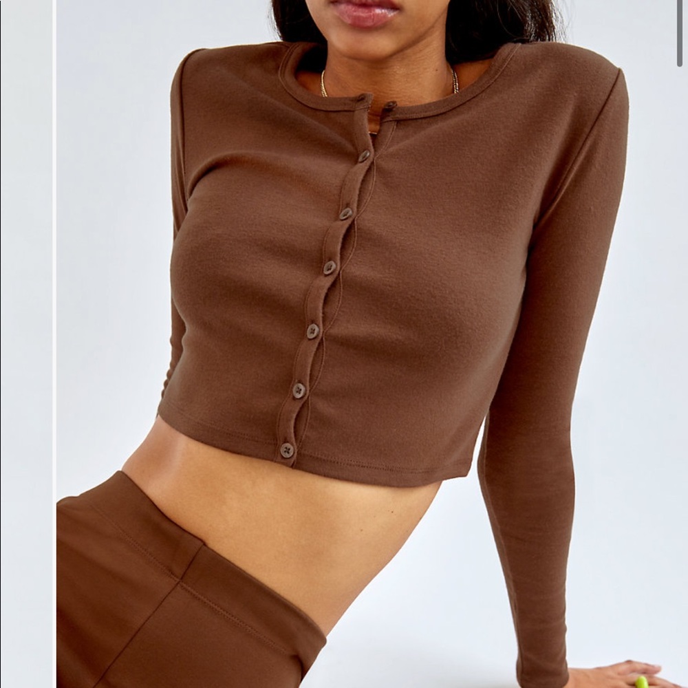 Aritzia Sunday Best Apple Long Sleeve